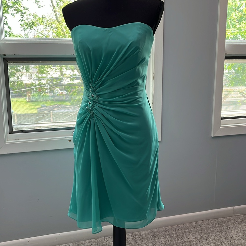 Wedding or formal occasion Jordan fashions dress Sz 4